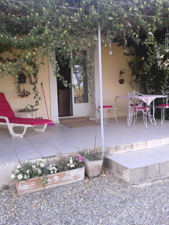 Aux Roses De L'Etang Hotel Capestang Buitenkant foto